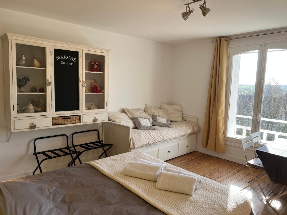 Le Manoir Des Lys Διαμέρισμα Tilly-sur-Seulles Εξωτερικό φωτογραφία